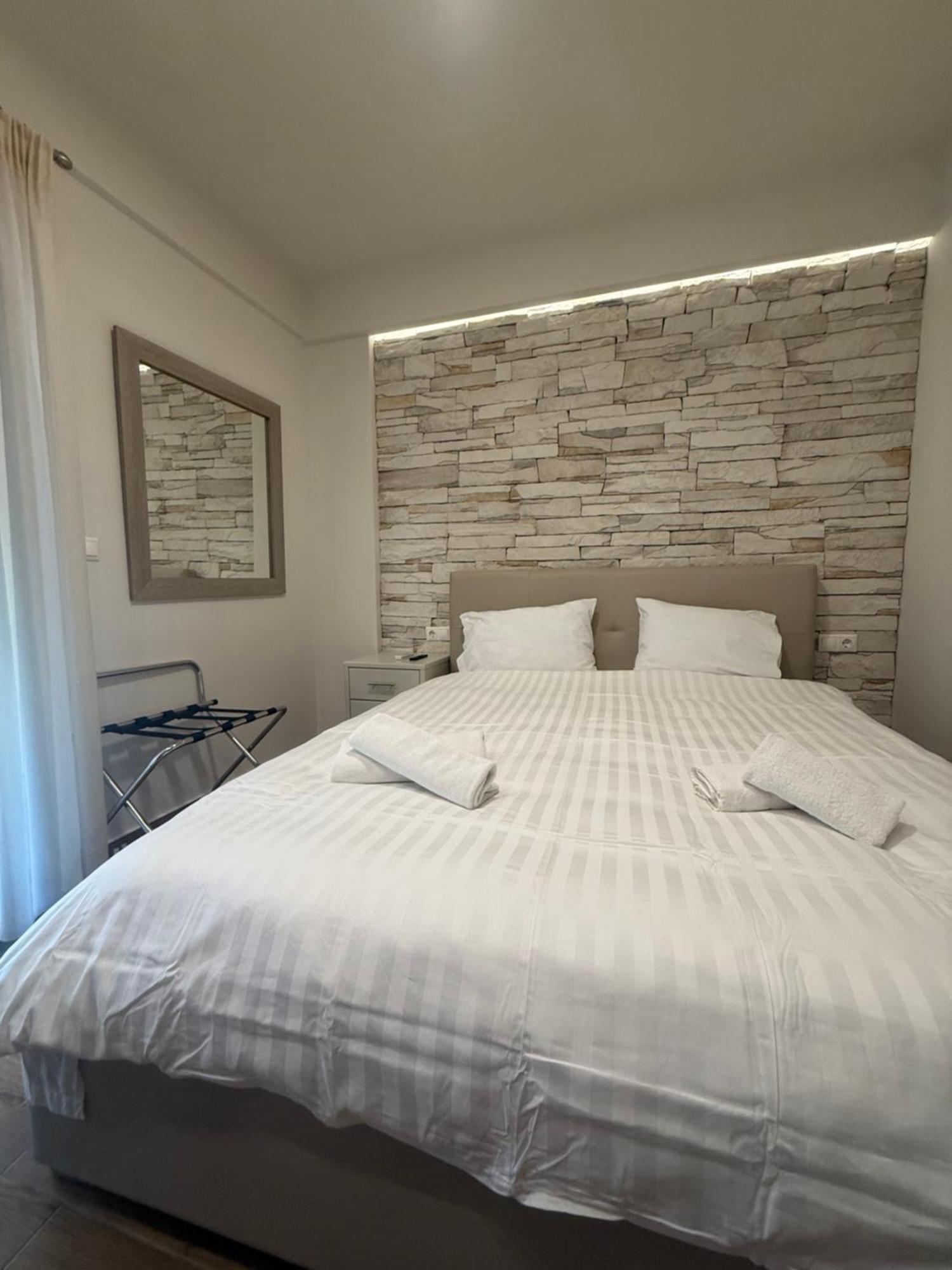 Aqua Mare Luxury Apartments Paralía Exterior foto